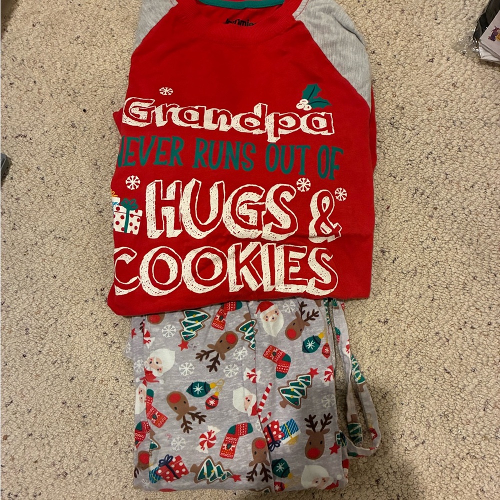 Cuddl Duds Red and Gray men’s Pajama Set